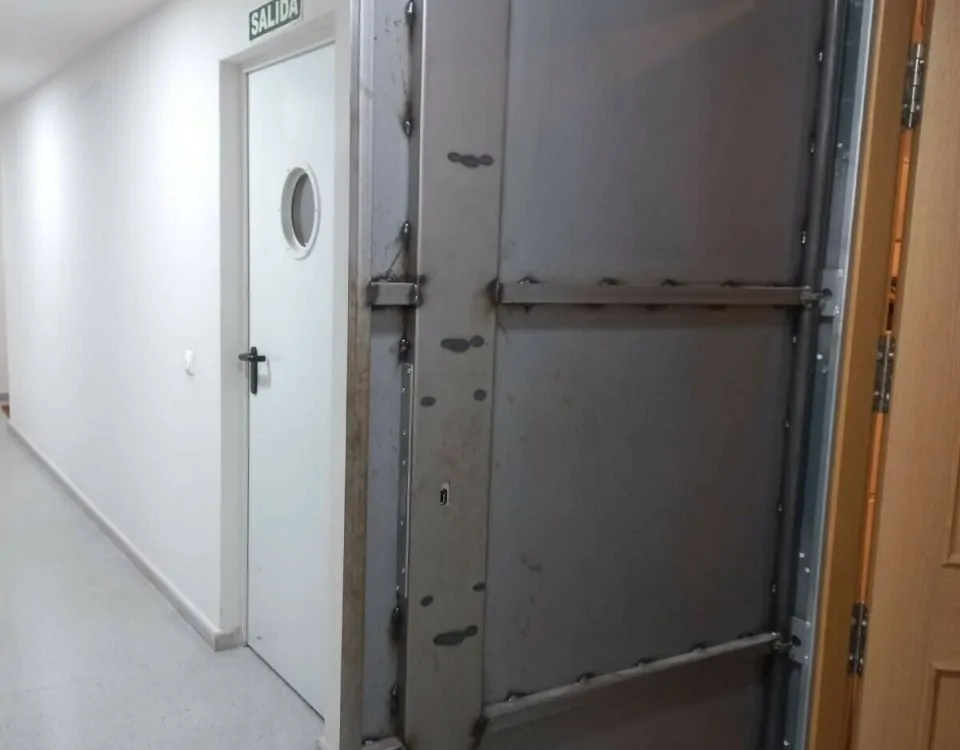 Donde puedo comprar puertas antiokupa instalacion incluida 960x750 - ¿Dónde puedo comprar puertas antiokupas con instalación incluida?